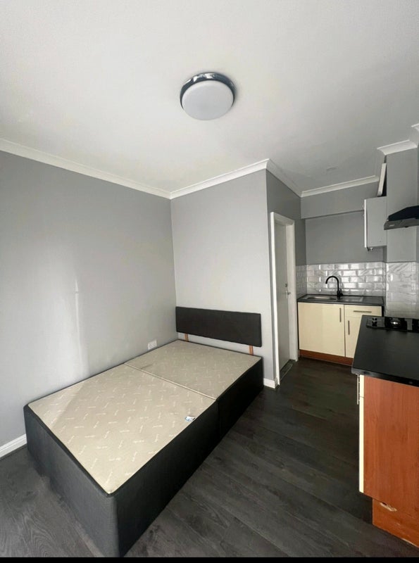 Room Beale Close in Blackburn