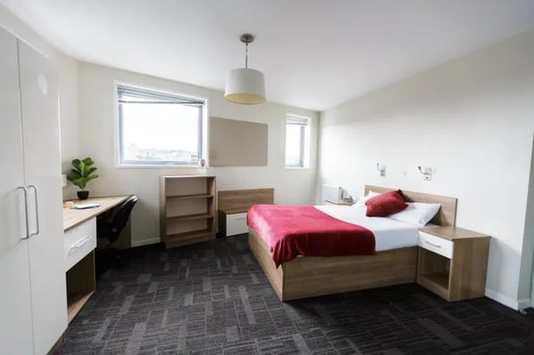 Room Holloway Road in Greater London