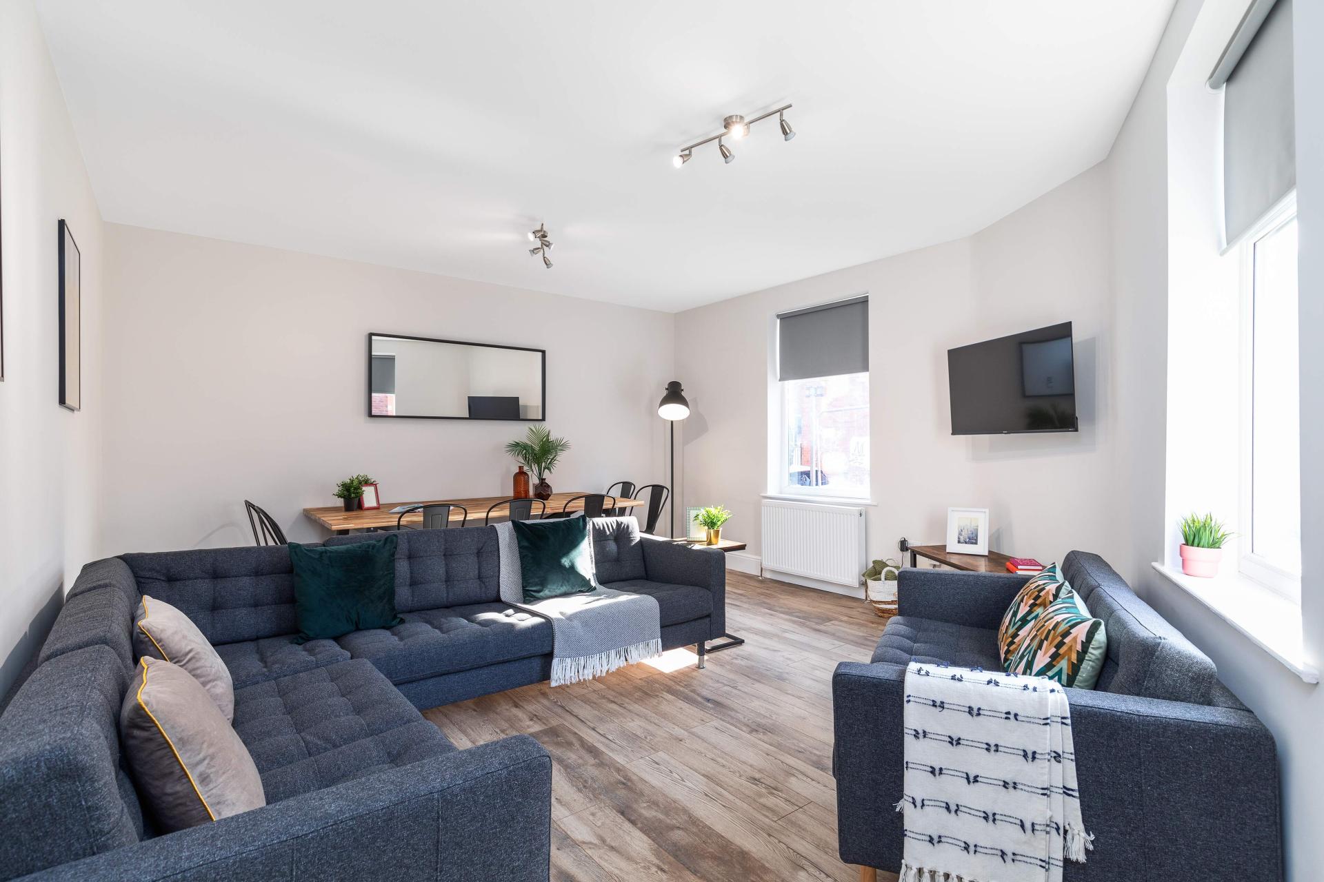 Room Devon Road in Leeds