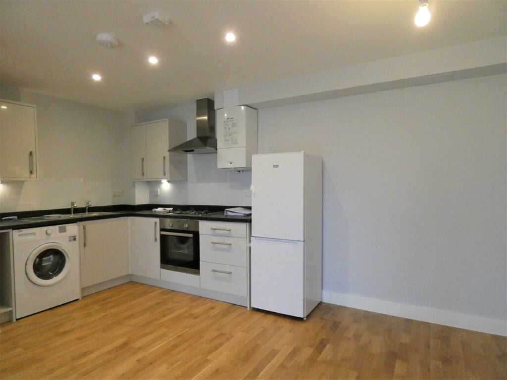 Flat York Road in Rushmoor