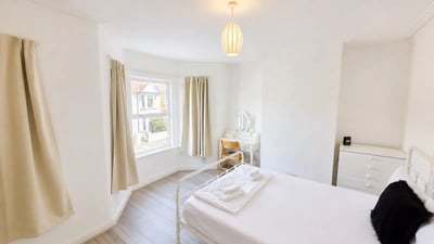 Flat Palmers Road in Greater London