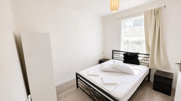 Flat Palmers Road in Greater London