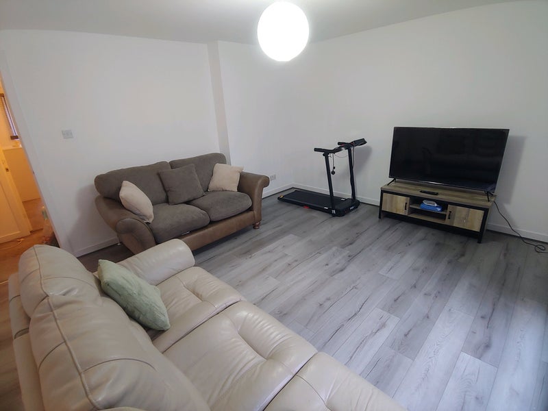 Flat Greenlaw Court in Glasgow