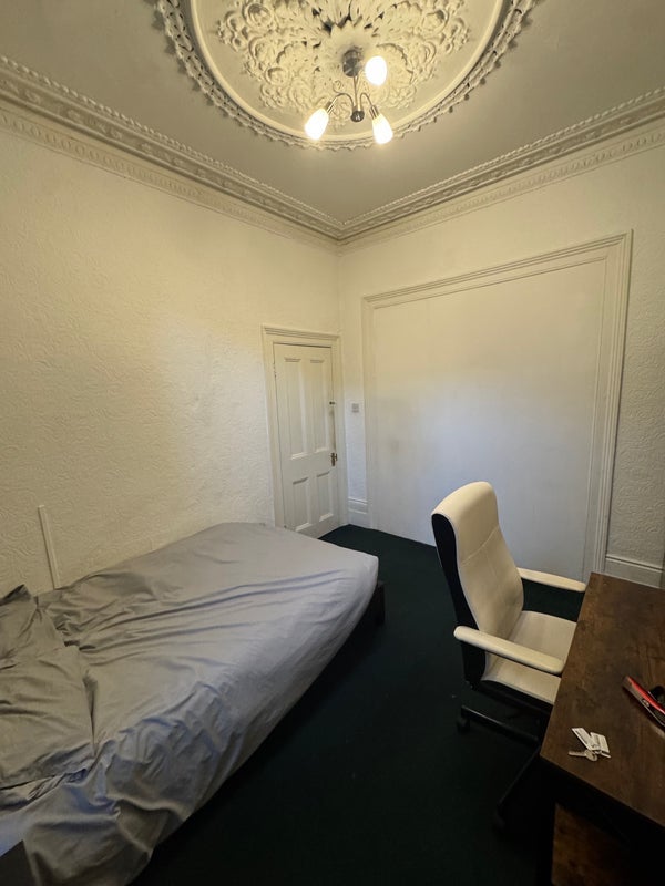 Room Fairmead Road in Greater London