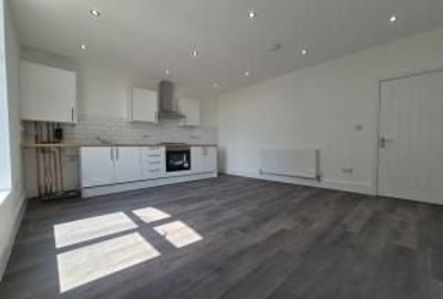 Flat Frankland Grove in Leeds