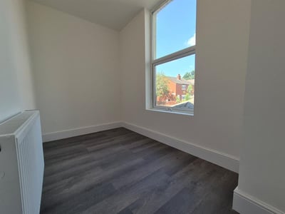 Flat Frankland Grove in Leeds