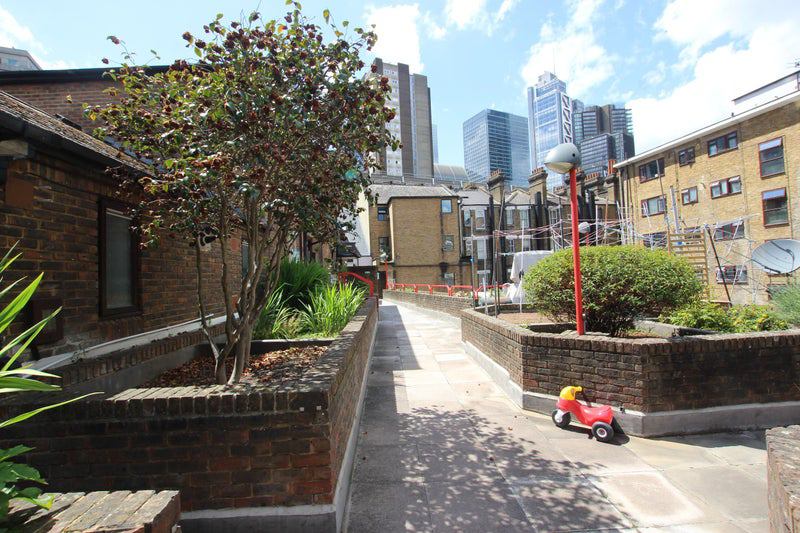 Room Goulston Street in Greater London
