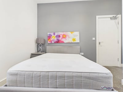 Room Park Grove in Hull