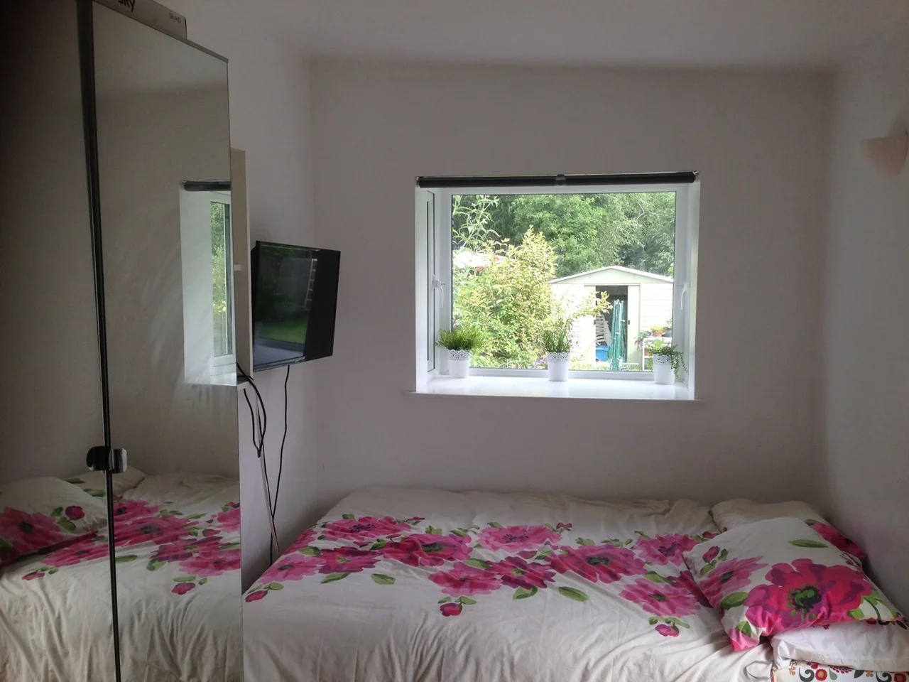 Room Oakdene Drive in Greater London