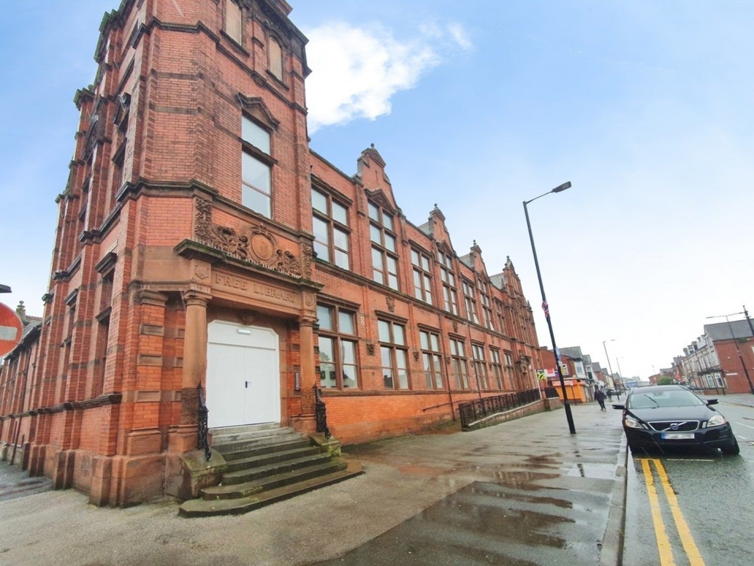 Flat Tickhill Road in Doncaster