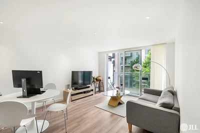 Flat Endymion Road in Greater London