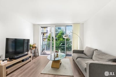 Flat Endymion Road in Greater London