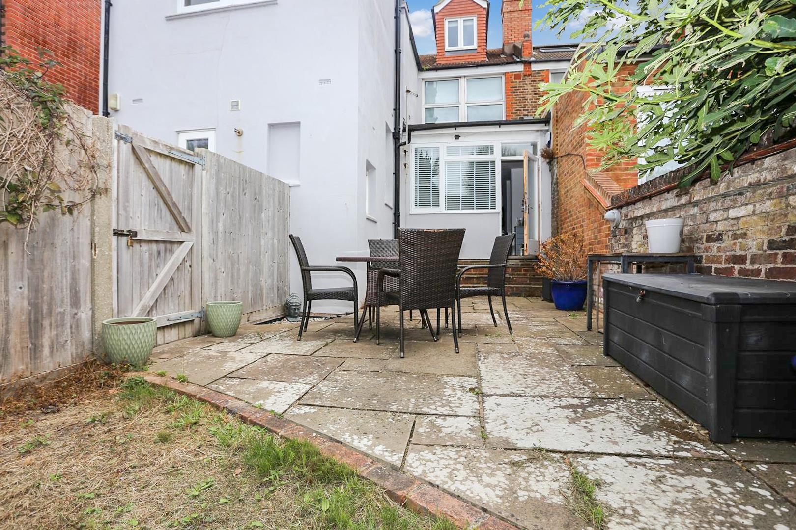 Flat Pembroke Crescent in Portslade by Sea