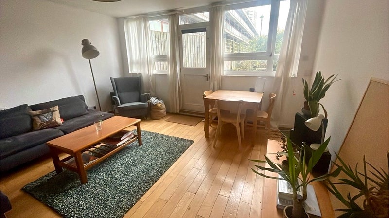 Flat Crondall Street in Greater London