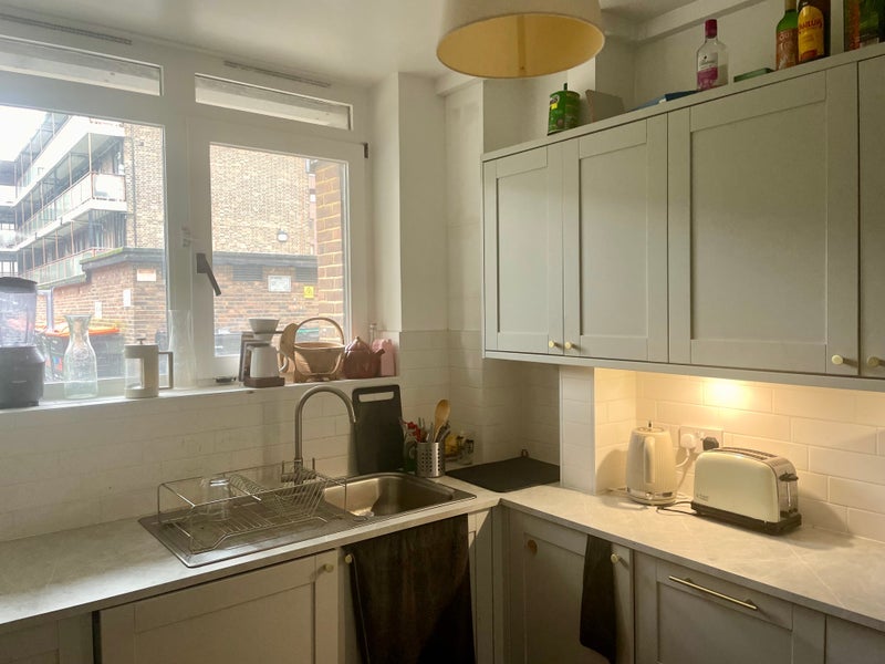 Flat Crondall Street in Greater London
