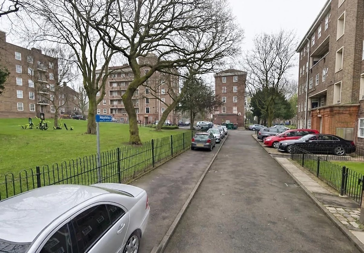 Room Leigham Avenue in Greater London