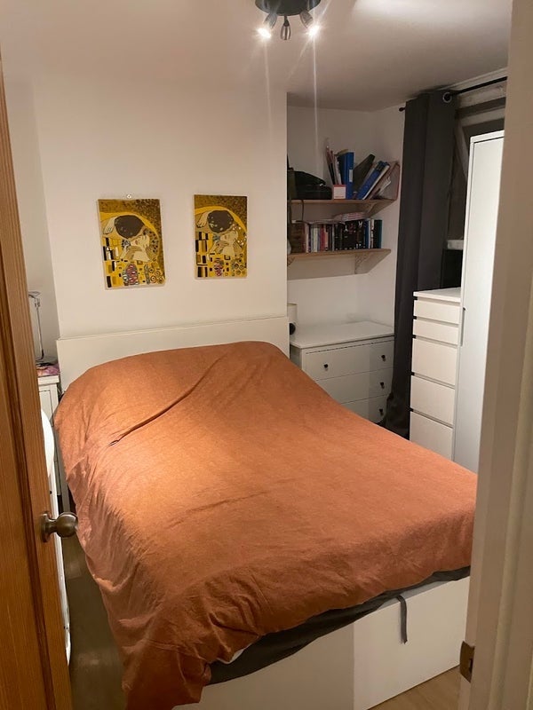 Room Leigham Avenue in Greater London
