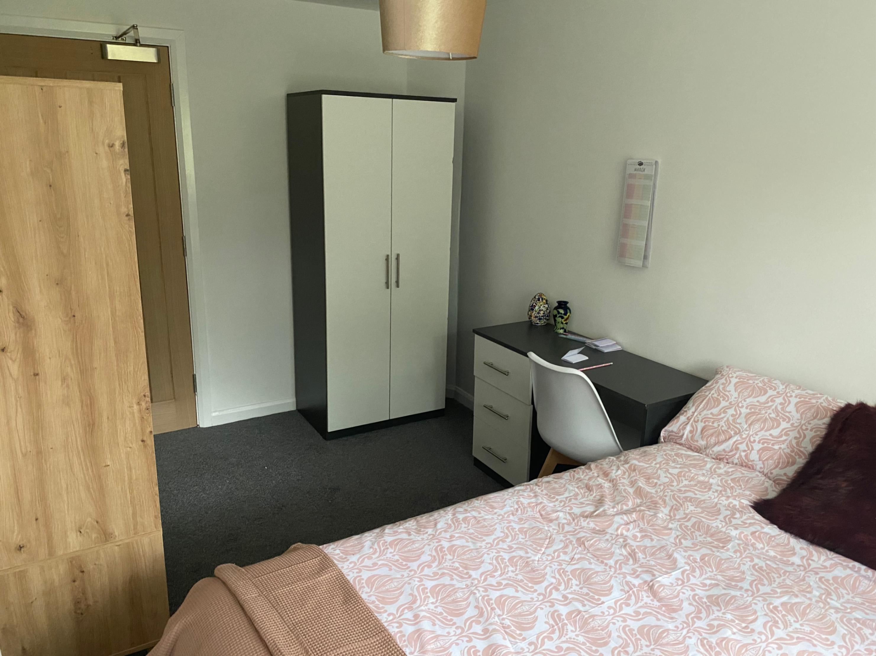 Room The Turkey Oak Avenue in Sheffield