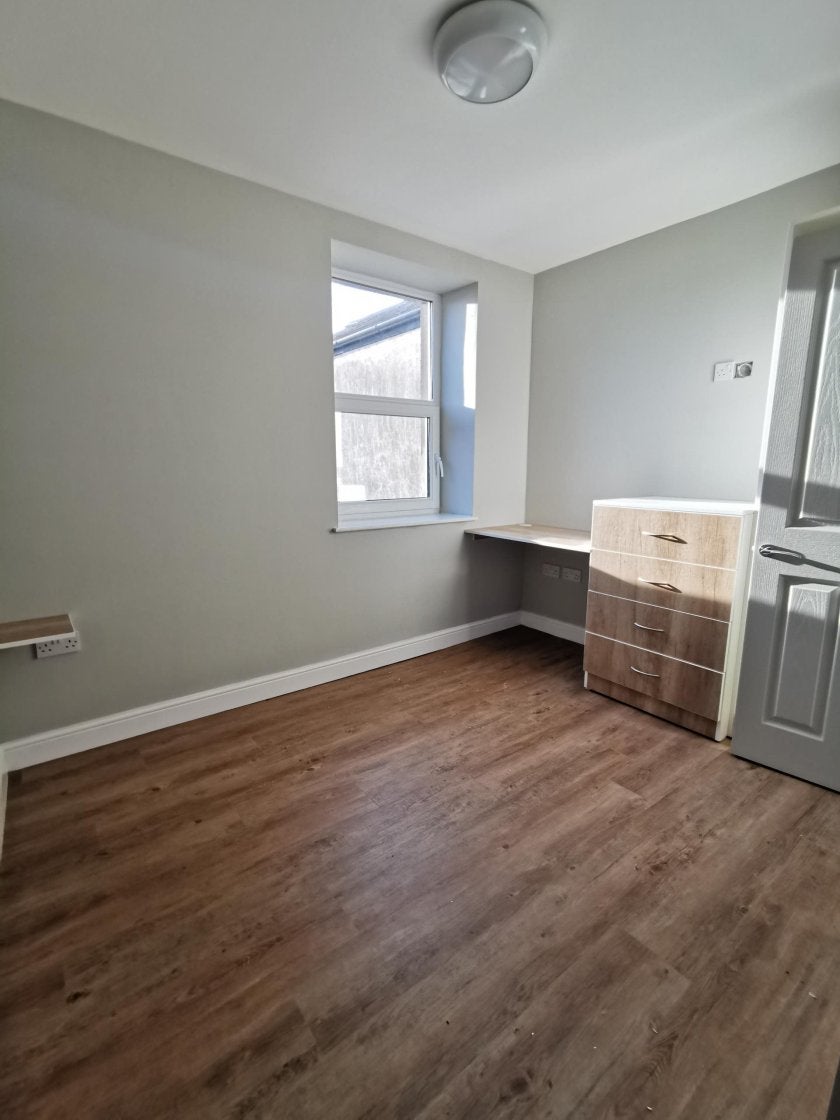 Room Mansel Street in Swansea