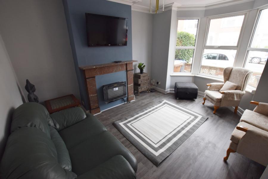 Room Adams Avenue in Northampton