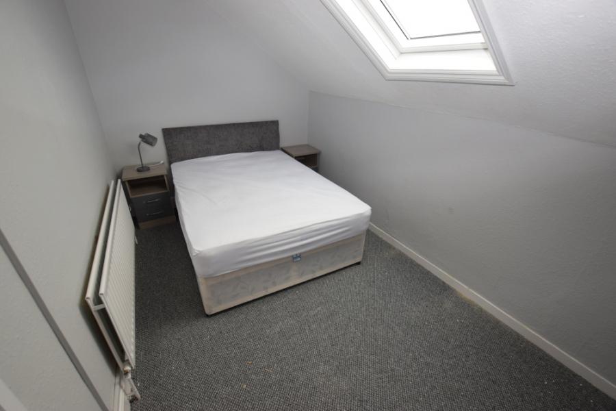 Room Adams Avenue in Northampton