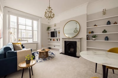 Flat Eardley Crescent in Greater London