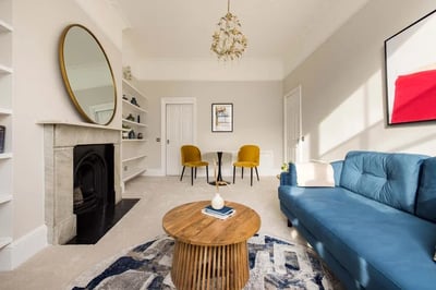 Flat Eardley Crescent in Greater London