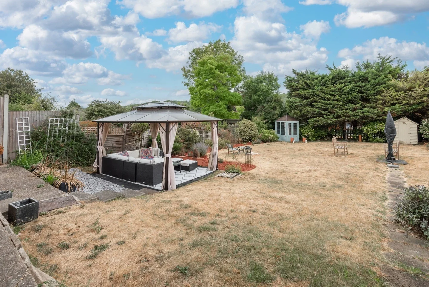 House Ellenbridge Way in Greater London