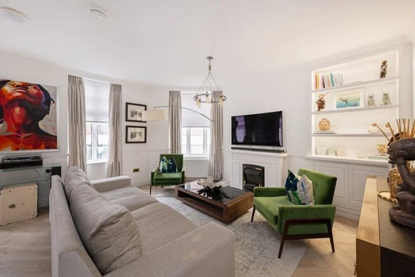 Flat Upper Berkeley Street in City of Westminster