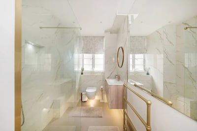 Flat Upper Berkeley Street in City of Westminster