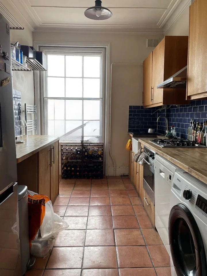 Flat Balham High Road in Greater London
