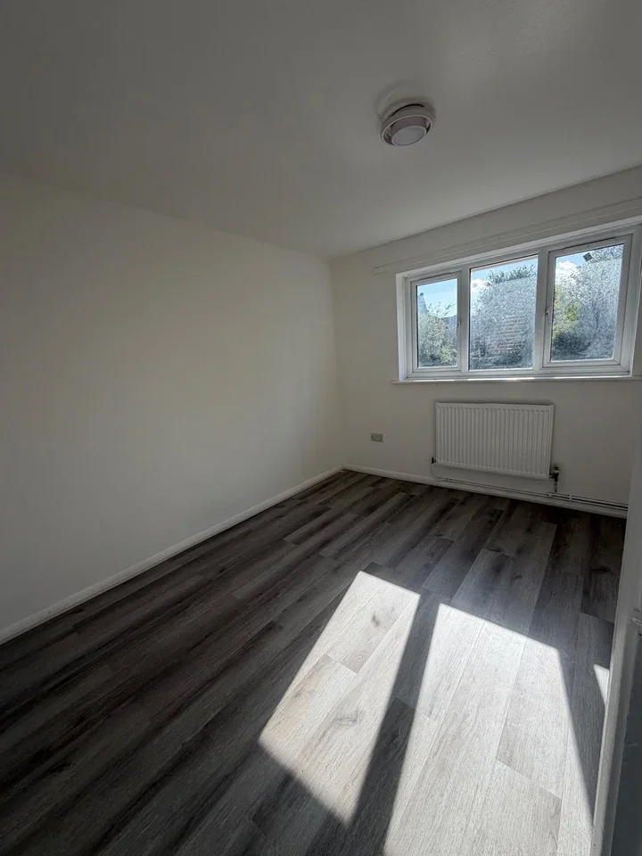Flat Baxter Road in Greater London