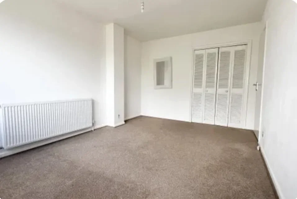 Flat Stonegrove in Greater London