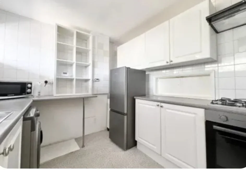 Flat Stonegrove in Greater London