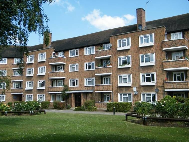Flat Priests Bridge in Greater London