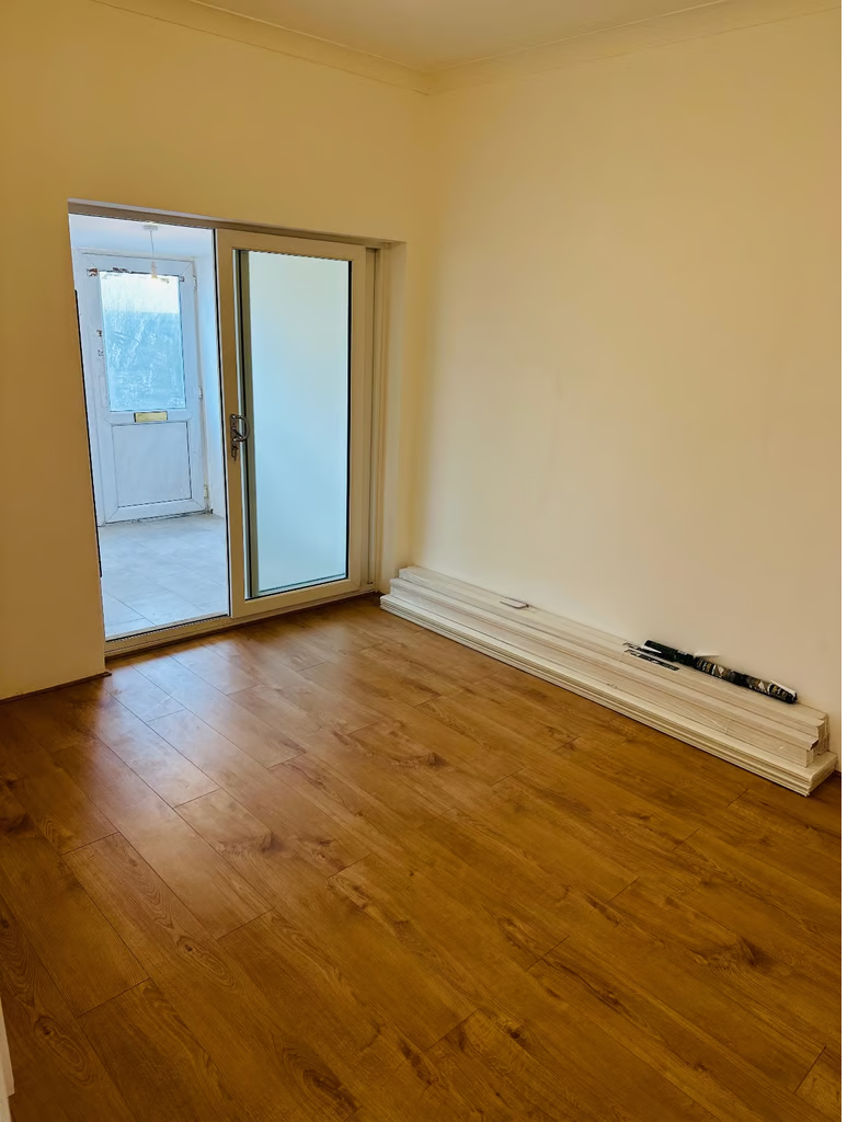 Flat St. Awdry's Road in Greater London