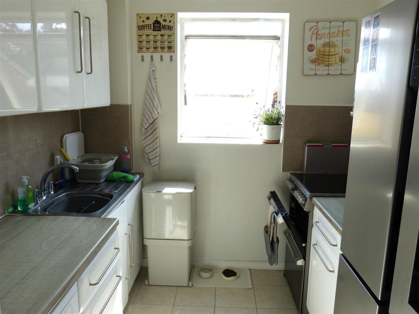 Flat Heene Road in Greater London