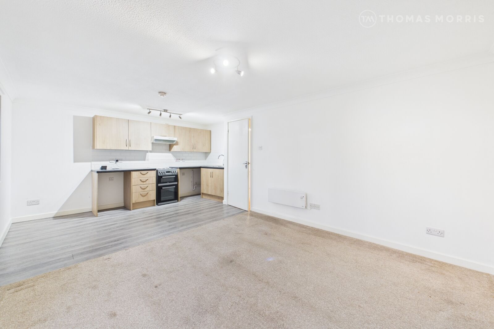 Flat Lion Yard in Huntingdonshire