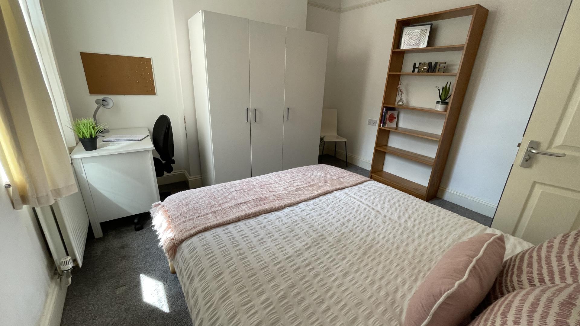 Room Cheyney Road in Chester