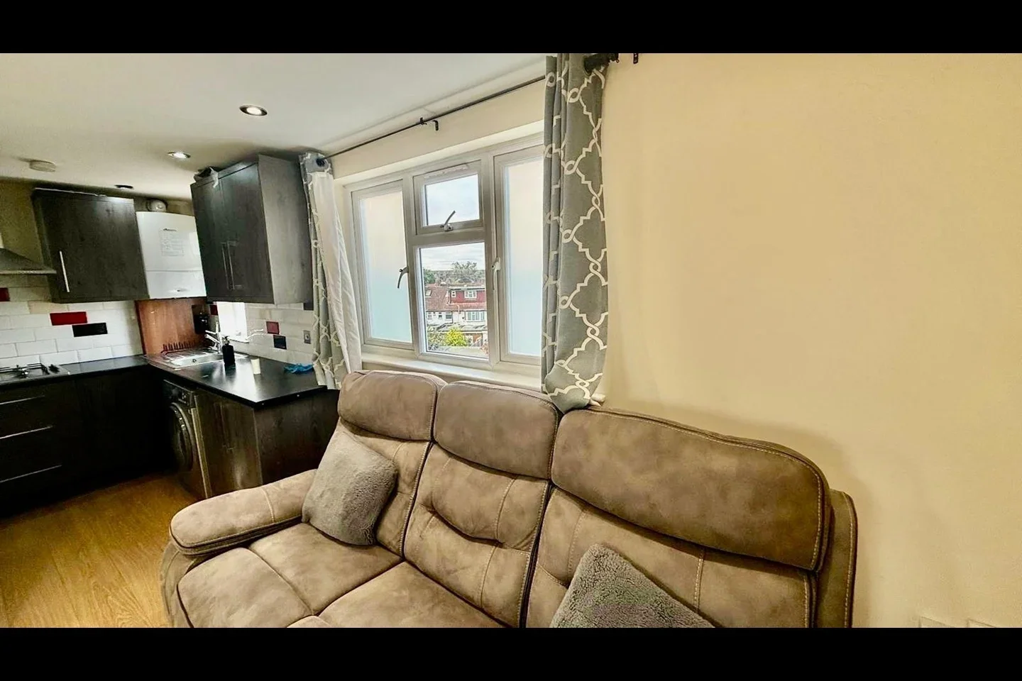 Flat Southdown Crescent in Greater London