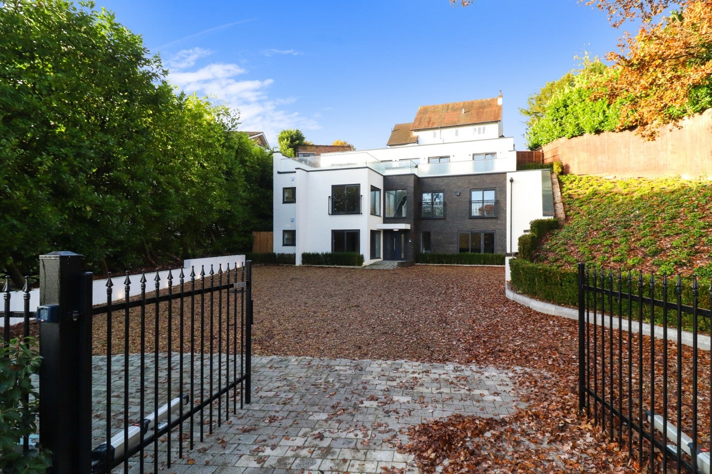 Flat Woodlands Close in Gerrards Cross