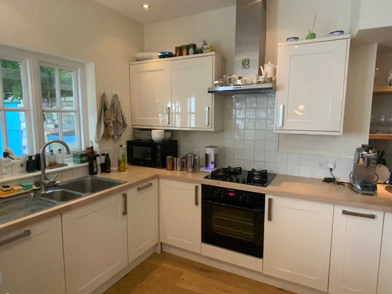 Room Stanlake Road in Greater London
