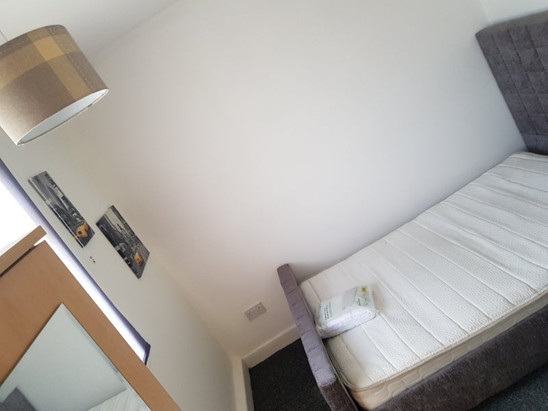 Flat Founder Close in Coventry