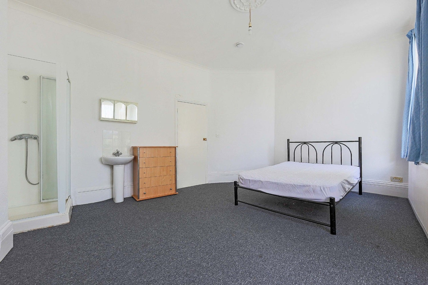 Flat Crayford Road in Greater London