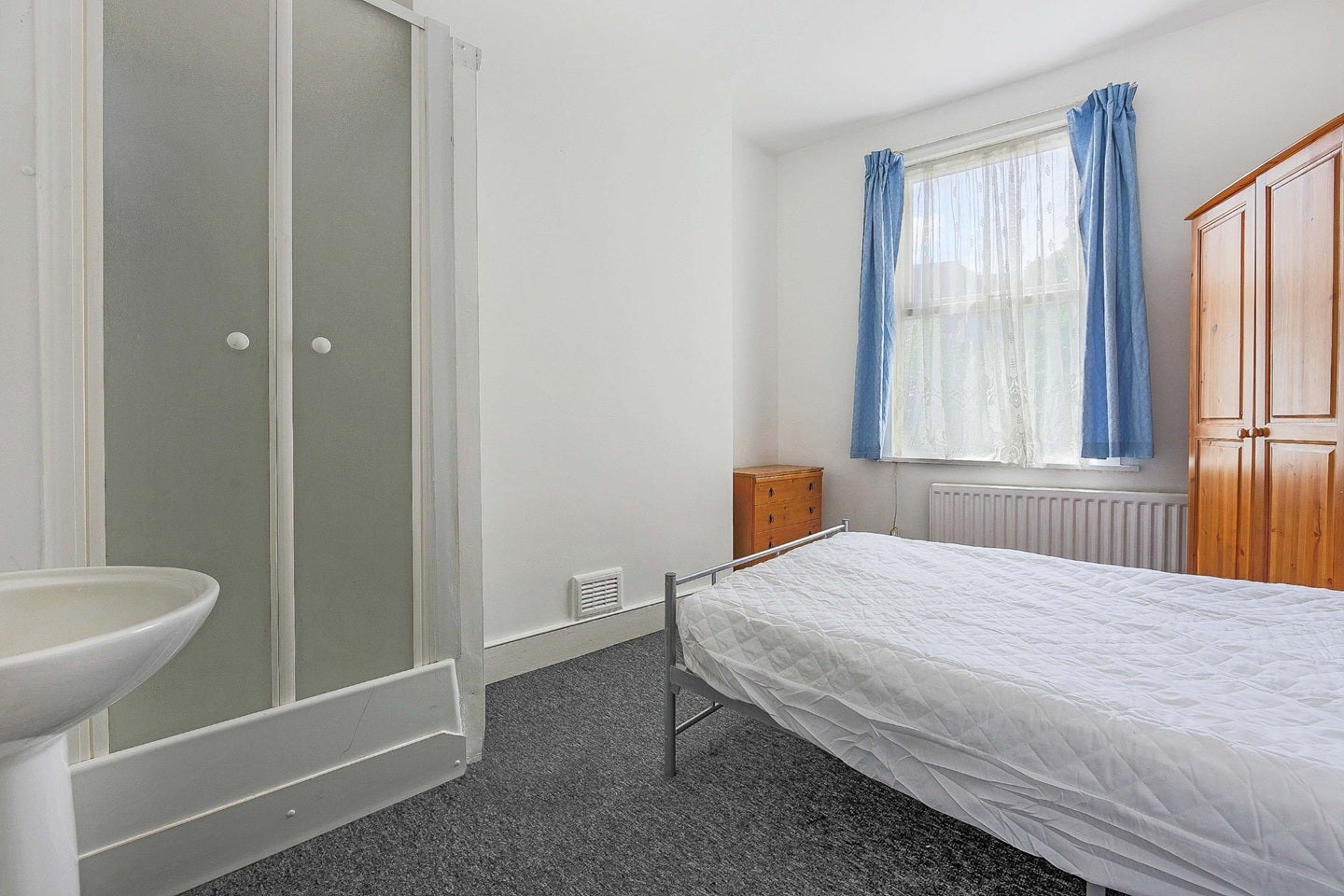 Flat Crayford Road in Greater London
