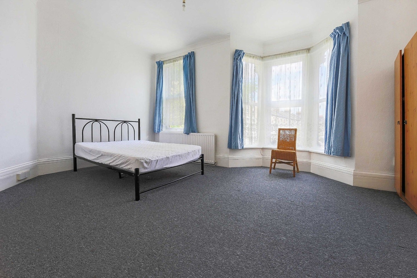 Flat Crayford Road in Greater London