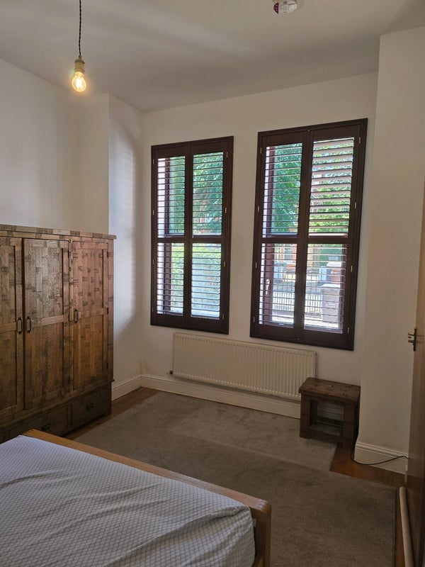 Room Tring Avenue in Greater London
