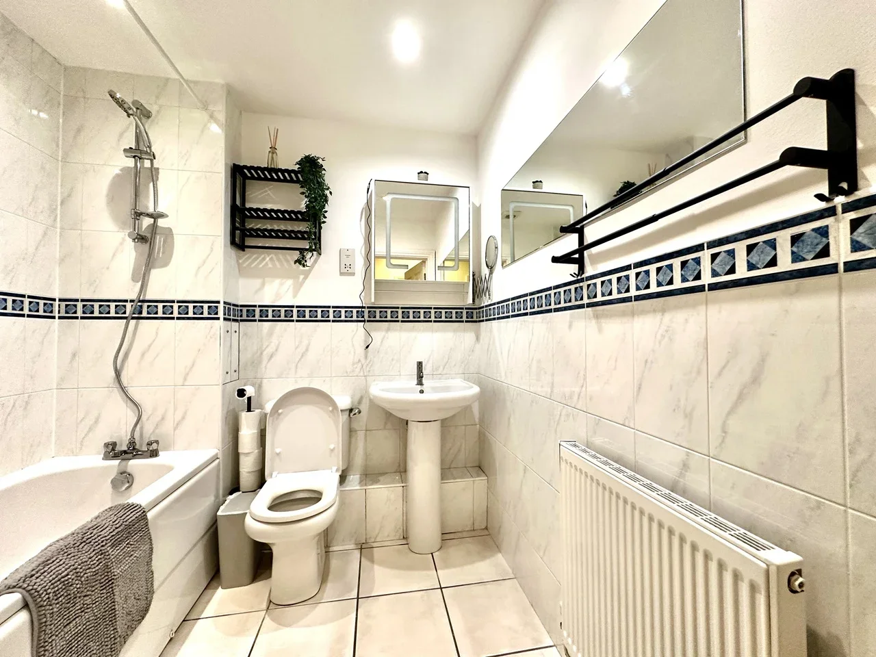 Room Bascombe Street in Greater London