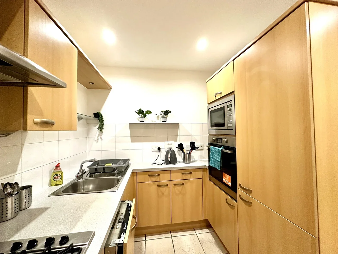 Room Bascombe Street in Greater London
