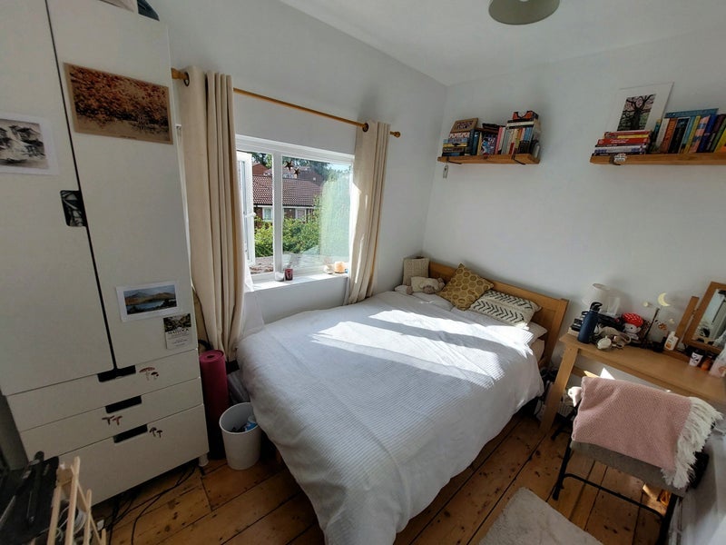 Room Cranborne Road in Liverpool